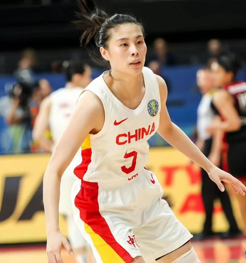 韩旭22+8，王思雨17分！中国女篮8371巴西，世预赛4胜1负收官