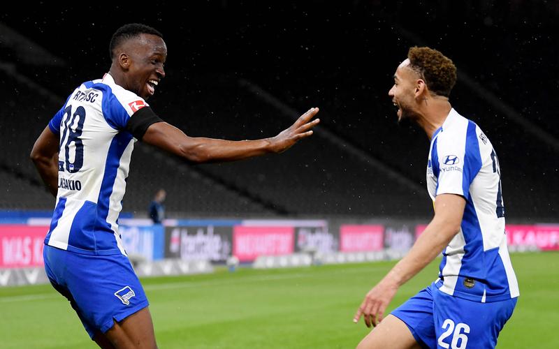 詹俊：罗塞尼尔仍无法让球员发挥出潜力，换上桑托斯更是败招