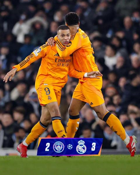 体坛联播曼城捧起联赛杯冠军奖杯皇马3比2逆转马竞