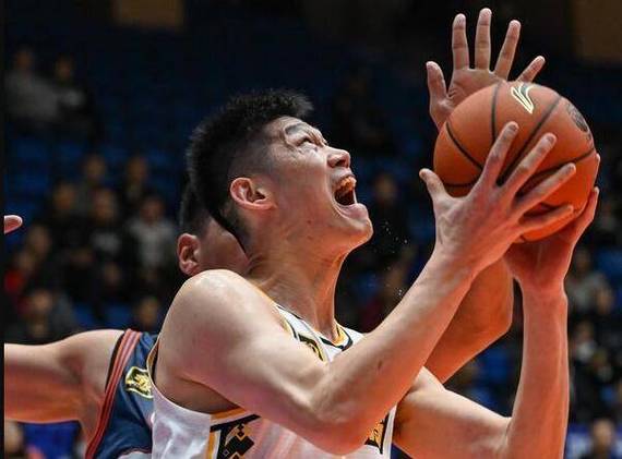 超上海升第一！广厦双杀天津5连胜胡金秋32分塔克28+10+14