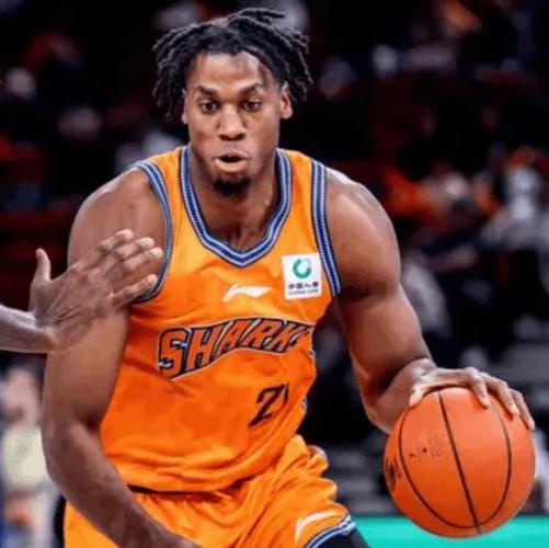 上海11280大胜山西球员评价：4人优秀，5人及格，洛夫顿低迷