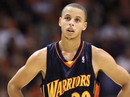 克尼佩尔你太狠了，新秀就打疯，80年NBA史无前例纪录，被你做到