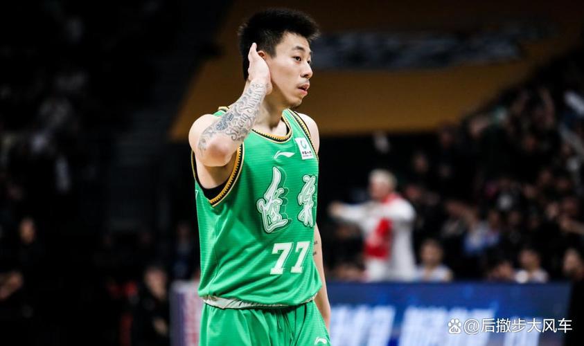 联赛第一！上海12连胜送天津7连败李添荣20分张镇麟屡秀暴扣