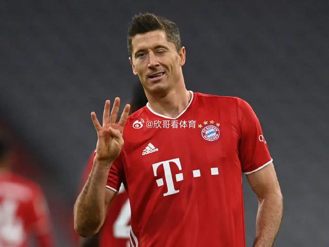 波兰记者：美职联芝加哥火焰在和莱万谈判，能满足球员的薪水要求