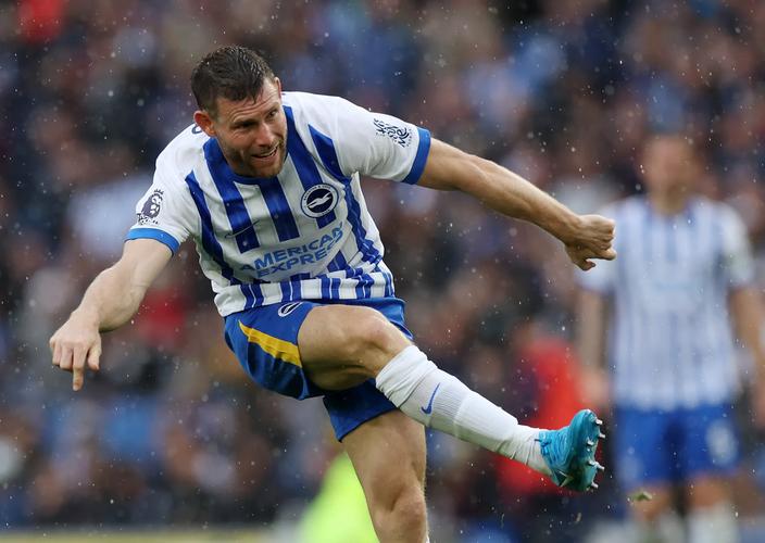 记者：罗马、维拉、布莱顿有意20岁后腰阿塞科，拜仁要价约1200万